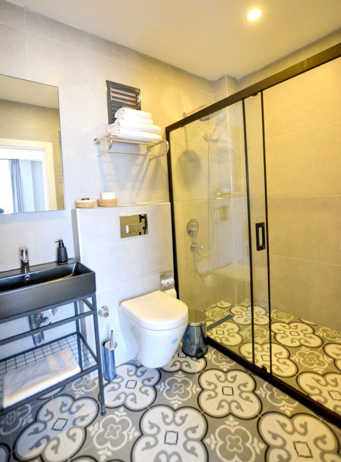 Şömineli Deluxe Oda Havuz Manzaralı