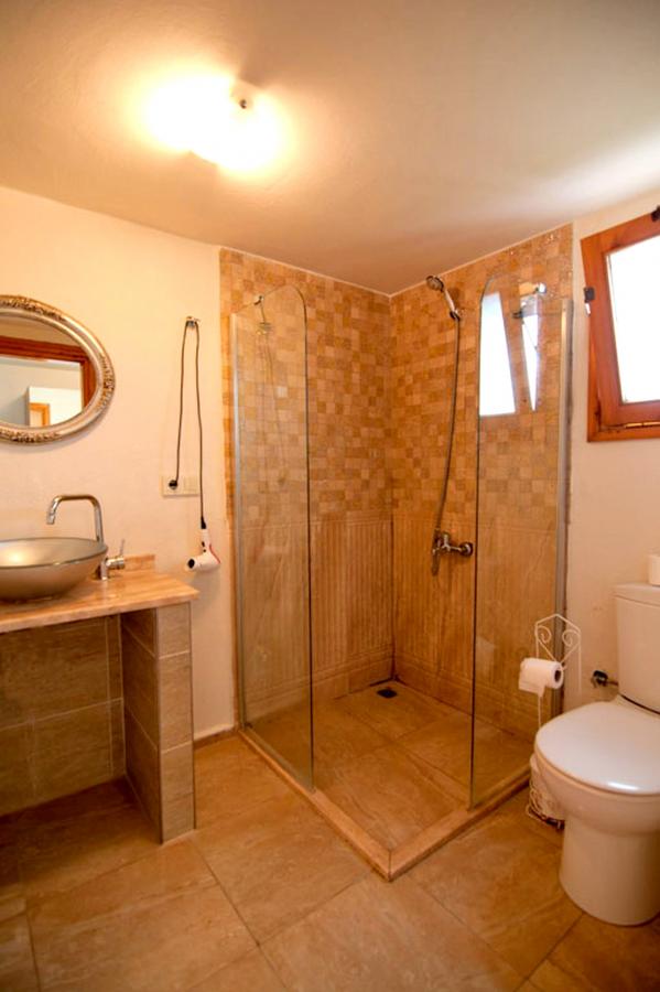 Bahçe Manzaralı Şömineli Bungalov Odalar