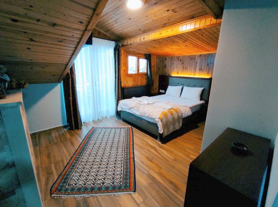 Saunalı Çatı Katı Oda